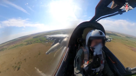 'Grajos' rusos lanzan un ataque de misiles contra tropas de tierra en Donbass