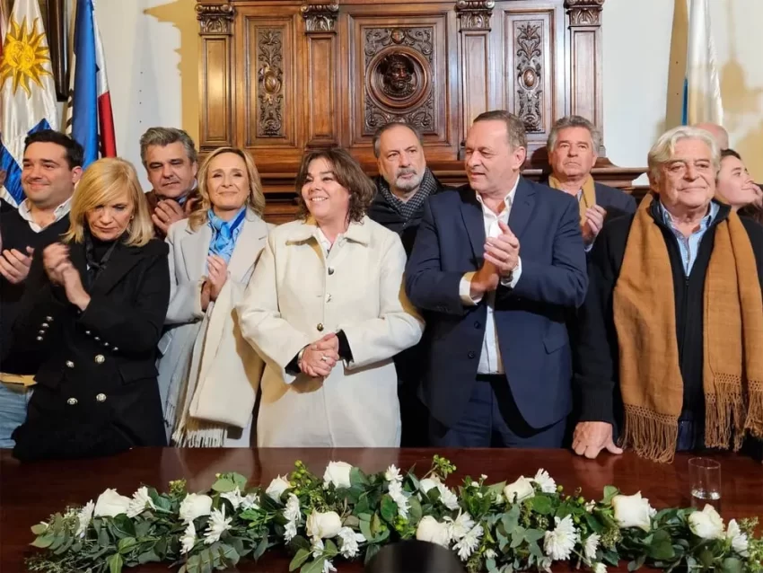 Álvaro Delgado ganó la interna del Partido Nacional y será candidato a presidente por el oficialismo en Uruguay