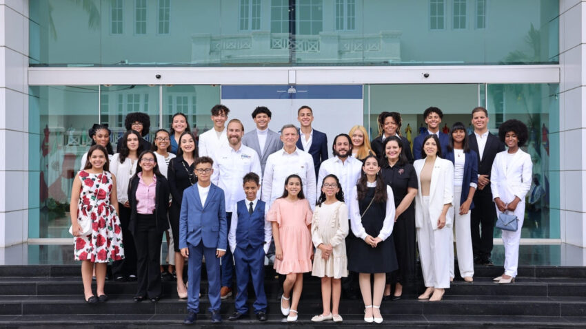 Index reconoce estudiantes dominicanos por sus logros académicos y cívicos en el exterior