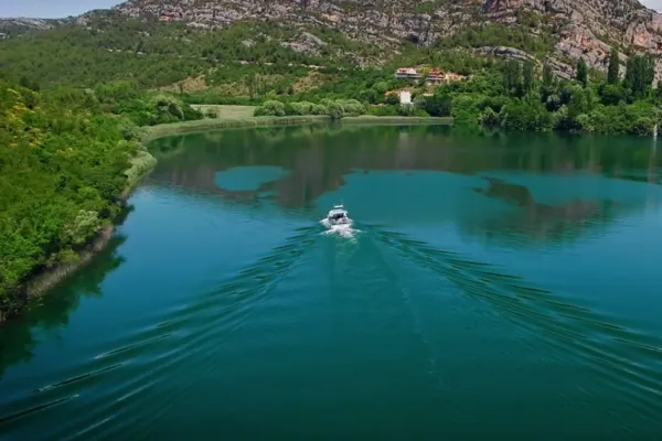 Puerto de Sibenik recrea primera excursión de cruceristas en sus aguas