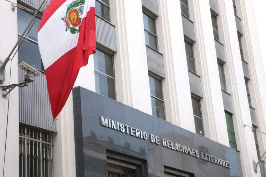 Perú instruye salida de los diplomáticos venezolanos en un plazo de 72 horas