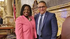 Reconocen al cónsul en Filadelfia Alexis Henríquez por su labor en apoyo comunidad Dominicana