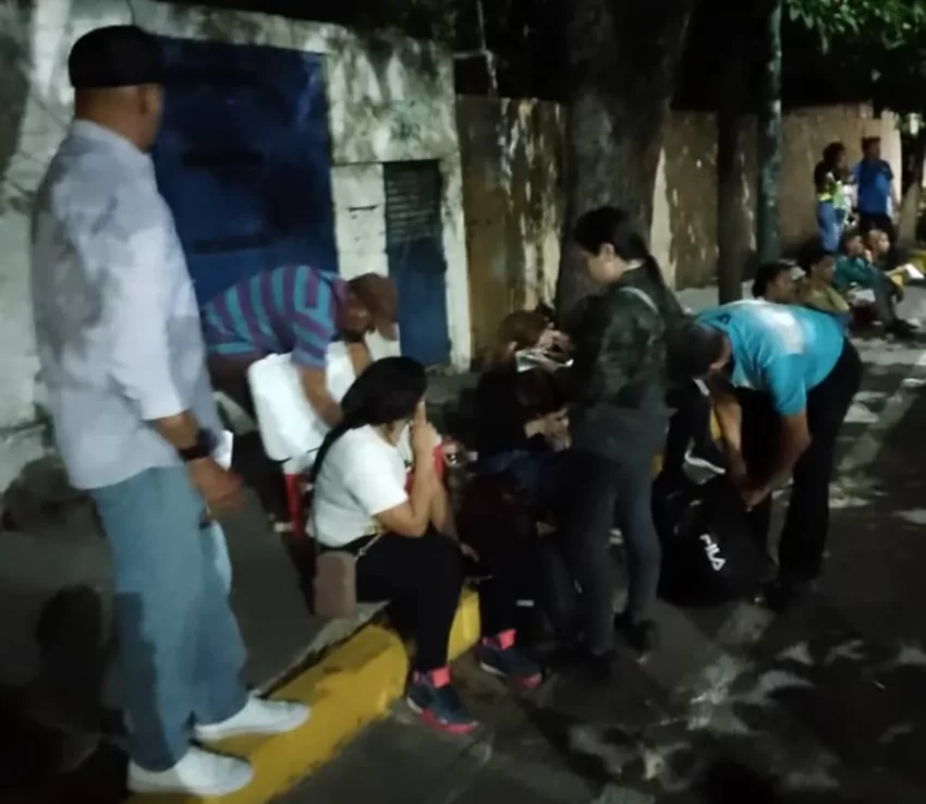 Venezolanos pasaron la noche en los centros de votación