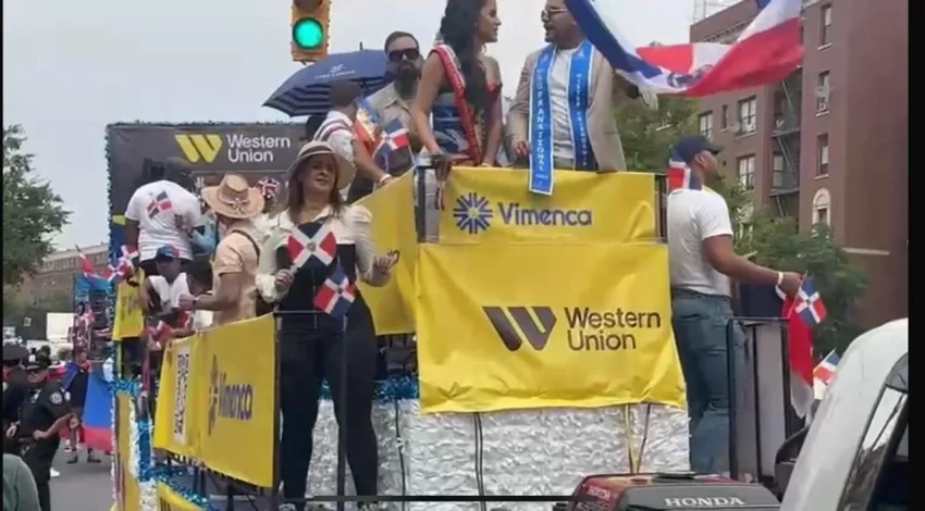 Dominicanos desfilan con orgullo en El Bronx