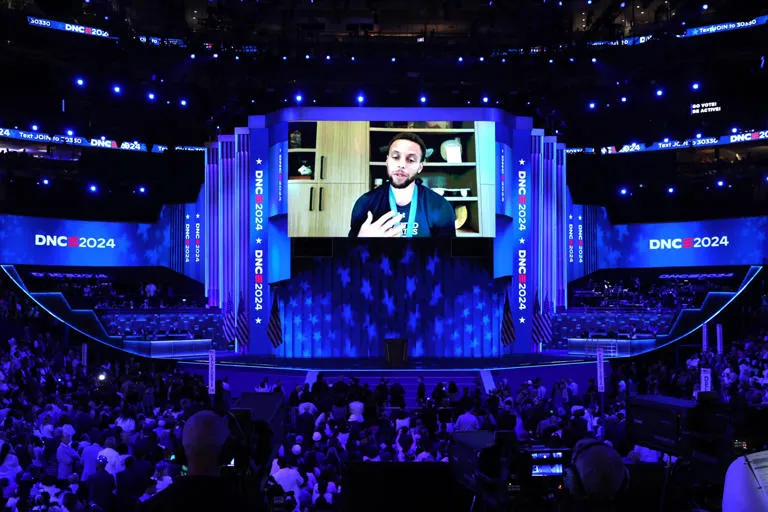 Stephen Curry apoya a Harris: "El Despacho Oval le sienta muy bien"