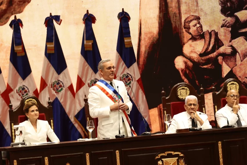 Abinader designa a Carlos Antonio Fernández Onofre como Ministro de Defensa