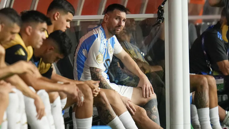 Messi estalla en llanto tras abandonar la final de la Copa América