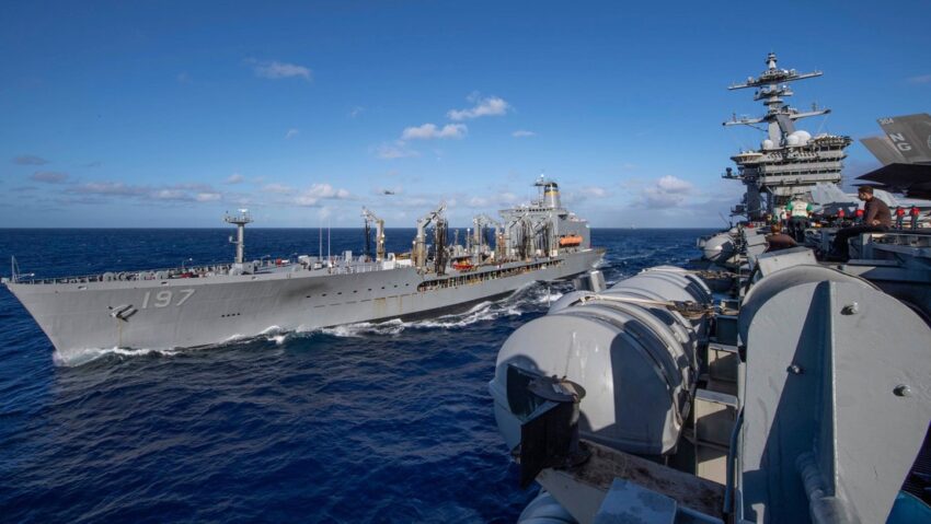 EE.UU. enviará más buques de guerra y cazas a Oriente Medio
