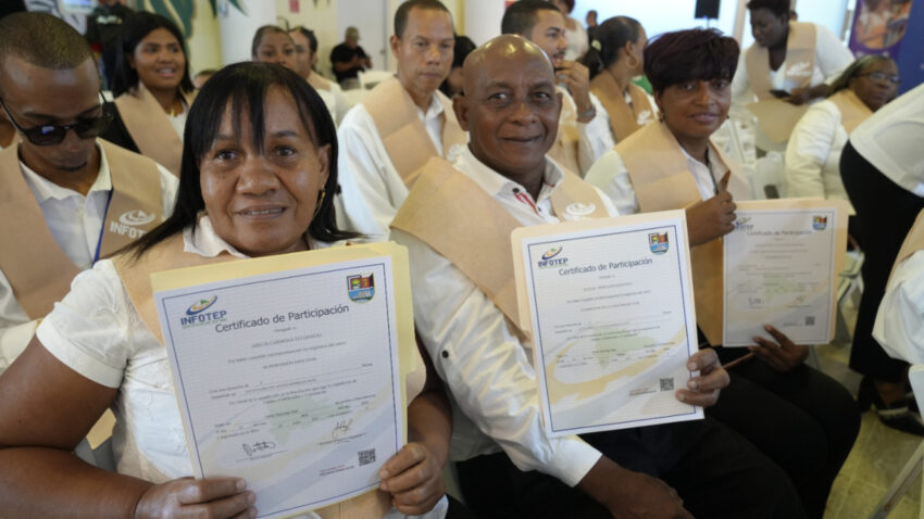 Infotep y ASDE certifican a 967 munícipes y colaboradores en 41 acciones formativas