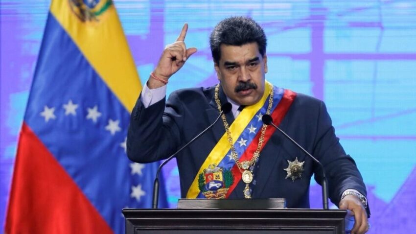 Maduro a Washington: "EE.UU. debe sacar sus narices de Venezuela"