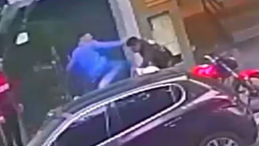 Noquean con una seguidilla de puñetazos a un joven en un intento de robo en Argentina