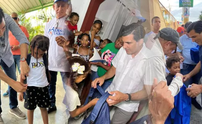 La educación es la clave! Fundación Rojas Tabar benefició con útiles escolares a más de 2 mil niños