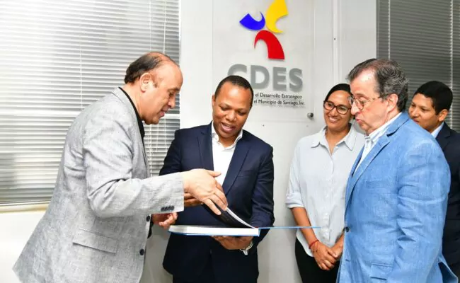 Intrant coordina con Alcaldía de Santiago y Consejo de Desarrollo plan de movilidad en Santiago; anunciarán convenio para mejorar el tránsito