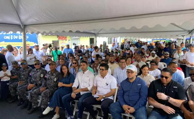 Juventud con B de Barrio llega a Katanga de Los Mina para acercar jóvenes carenciados a políticas gubernamentales