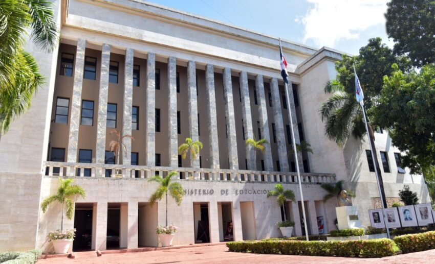 Minerd dice se realizaron 7,119 intervenciones de remozamiento en escuelas, en primera gestión de Abinader