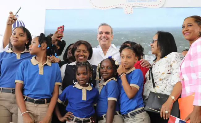 Abinader encabeza este lunes inicio del año escolar; Vice Raquel lo hará en Santiago