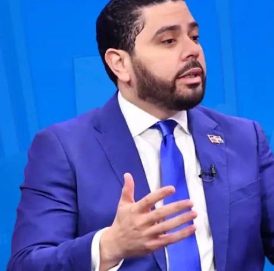 Dirigente PRM Roger Marte arremete Radhamés Jiménez Peña