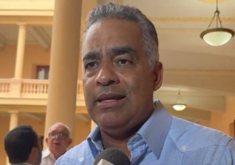 Joel Santos reitera hay energía, pero alta demanda recarga el sistema y produce apagones