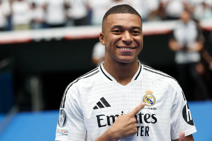 Mbappé se convierte en el propietario más joven en la historia de un club de fútbol