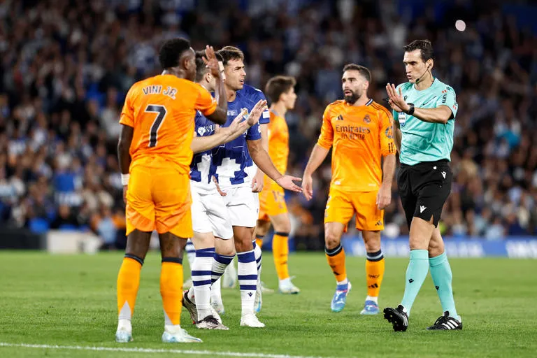 Martínez Munuera expulsó a los recogepelotas de Anoeta