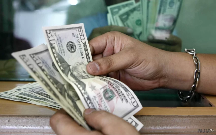 El dólar se vendía este jueves a 60.01 pesos en Rep. Dominicana