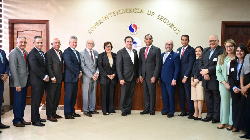 Superintendente de Seguros y Cadoar se reúnen para fomentar diálogo y promover fortalecimiento del sector