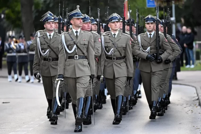 Polonia homenajeó con un funeral de estado a 700 víctimas del nazismo descubiertas en el “Valle de la Muerte”