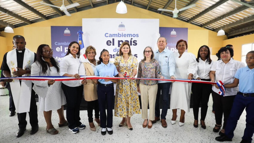 Vicepresidenta Raquel Peña inaugura escuela y Caipi en Santo Domingo Norte