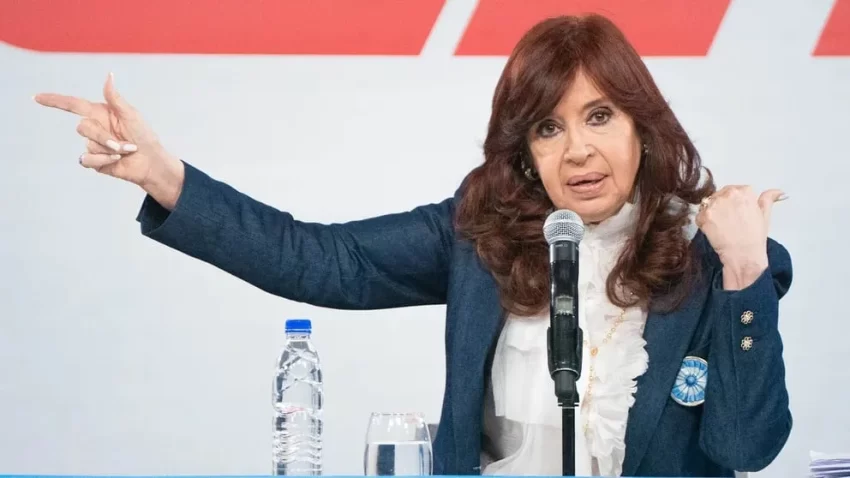 El duelo con Milei le abrió a Cristina Kirchner críticas internas y renovó la discusión sobre su rol en el peronismo