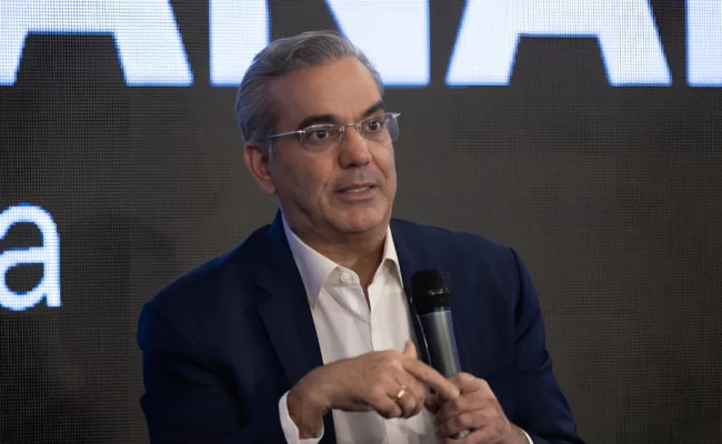 Luis Abinader subraya reelección indefinida es incompatible con la democracia