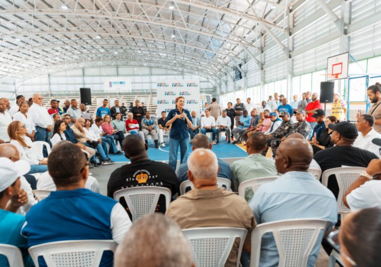 Alcaldesa Carolina Mejía lleva la alcaldía a La Ciénega