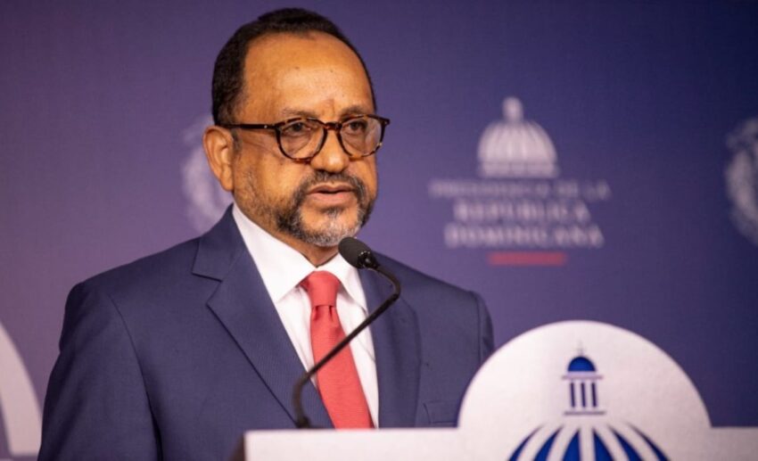 Reforma constitucional sigue su curso; Antoliano acude al Congreso a explicar alcance de la iniciativa