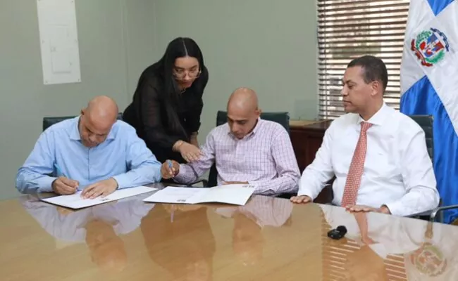 Guido Gómez integra al Indotel personas con discapacidad y reafirma compromiso con ley de inclusión laboral