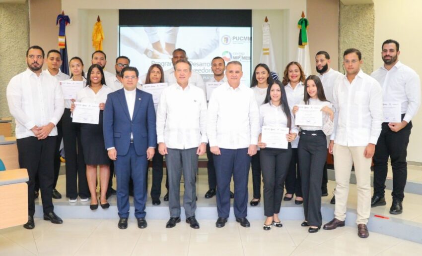 Centro MiPymes PUCMM concluyen programa de formación de proveedores