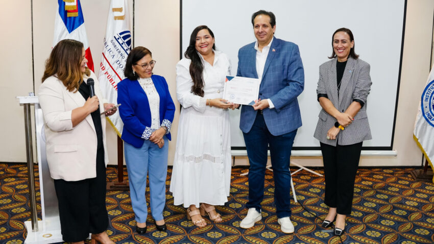 Ministro de Salud destaca importancia de la nutrición para lograr el bienestar de la población