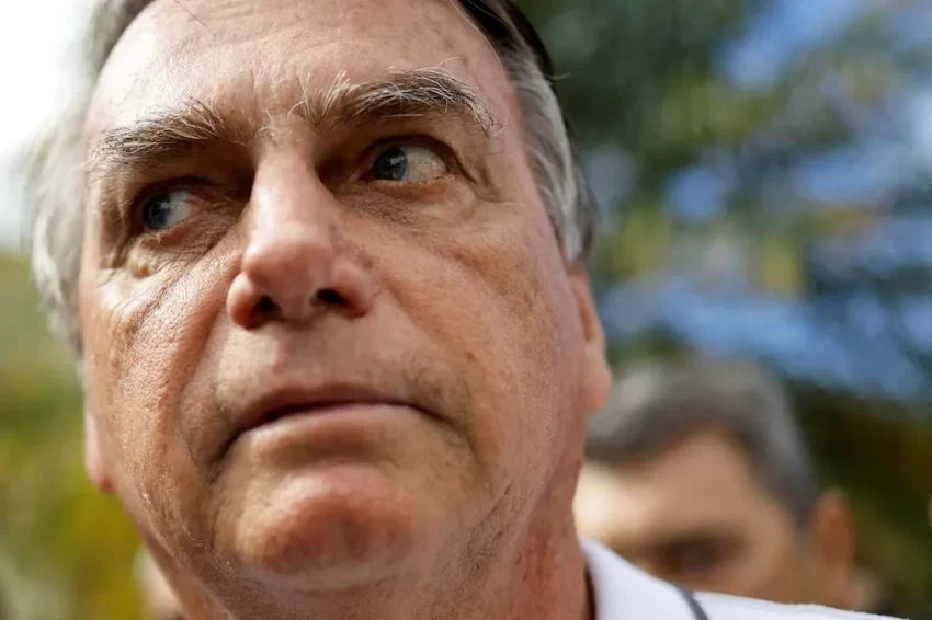 La Justicia de Brasil ratificó la retención del pasaporte de Bolsonaro mientras avanzan las investigaciones en su contra
