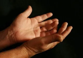 PALABRA DE DIOS JUEVES DE LECTURA Quien pide, recibe; quien busca, encuentra, y al que toca, se le abre.