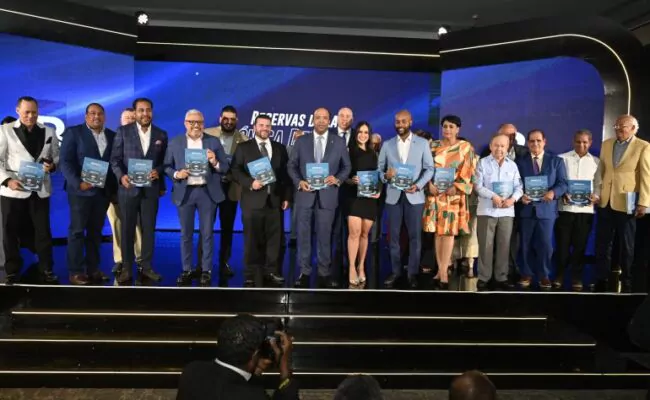 Banreservas pone en circulación el libro Reservas de la Crónica Deportiva Dominicana