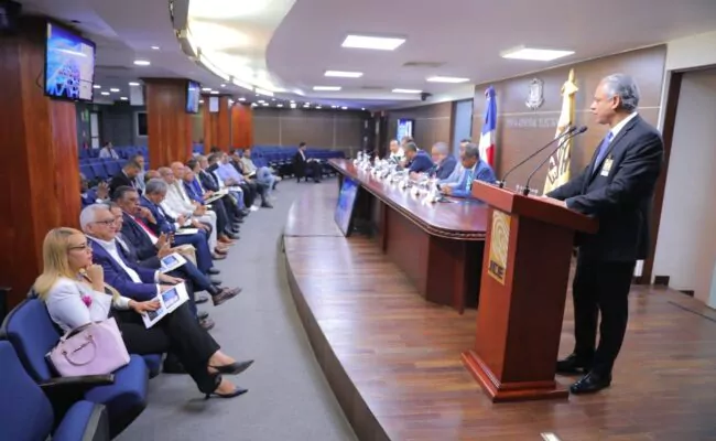 Nueva cédula tendrá chip de funcionalidad electrónica; JCE presentó a los partidos estatus del proyecto para renovación del documento de identidad y electoral