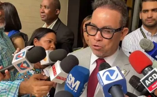 Diputado Amado Díaz advierte canciller haitiana no puede bajar línea migratoria a RD