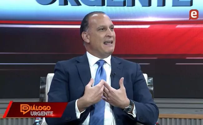 Dirigente de la FP advierte es ilegal fusionar instituciones estatales mediante decretos