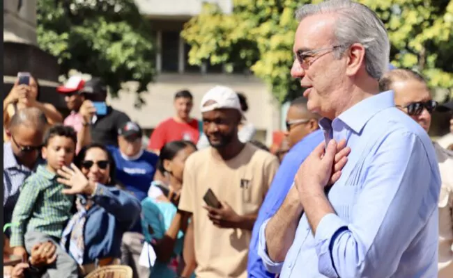 Presidente Abinader encabezará este sábado consejo de ministros en Puerto Plata y el domingo entregará en Santiago 150 autobuses del programa TRAE