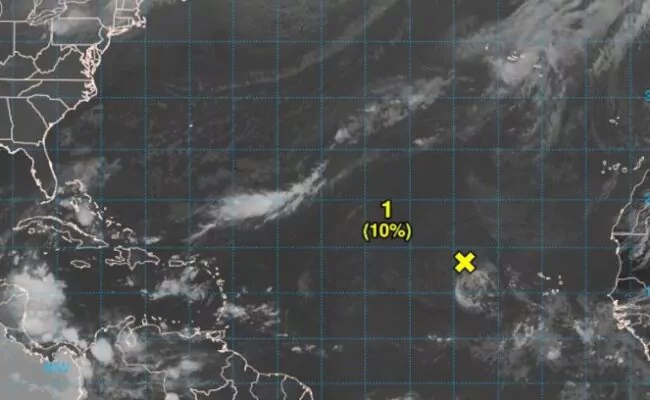 Disturbio atmosférico en el Atlántico podría convertirse en tormenta hacia el Caribe
