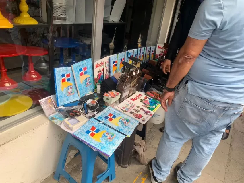 Autoridades ocupan en todos los anamientos más de mil ejemplares de material educativo falsificado.