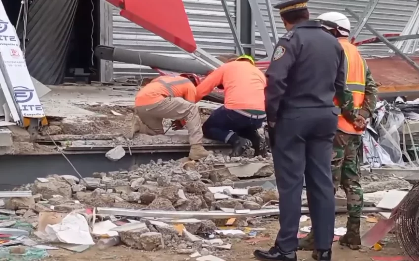 Colapsa tienda en Santiago; temen que haya personas bajo los escombros