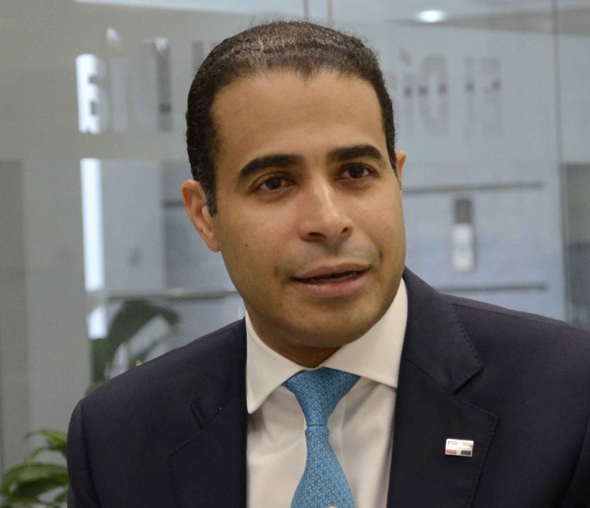 Dantés dice es inconstitucional disposición del MAP de que servidores públicos presentan pagos de agua y luz