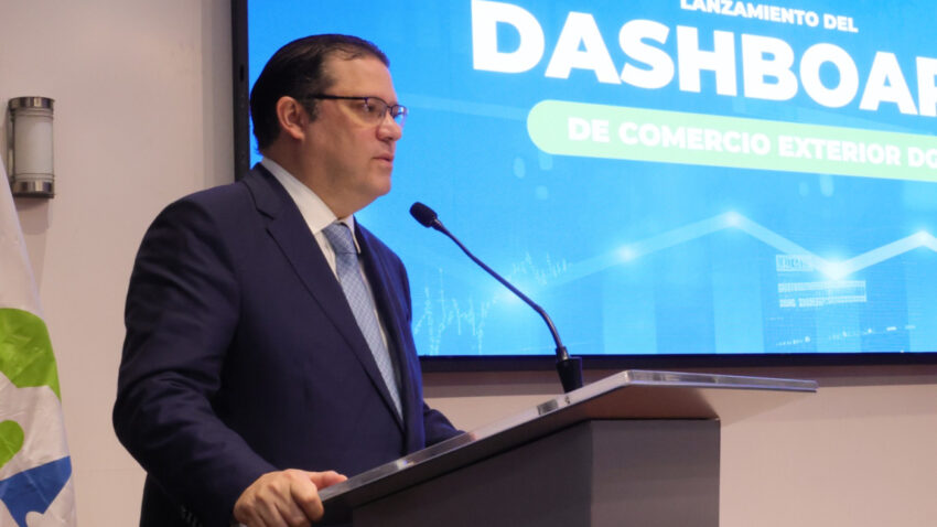 Dirección General de Aduanas presenta un innovador dashboard de datos de comercio