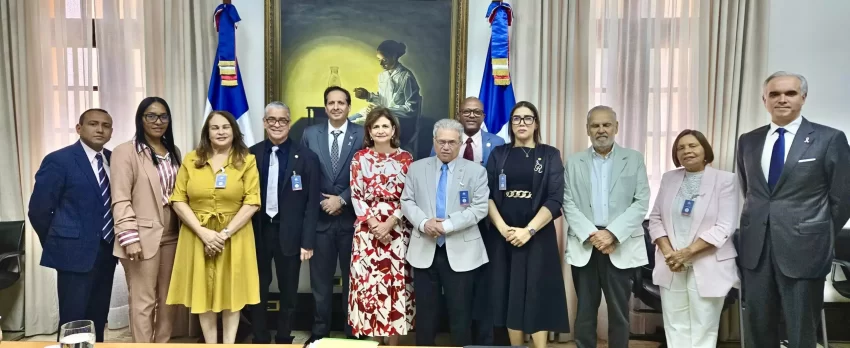 Gabinete de Salud y CMD acuerdan continuar el diálogo y suspender el paro previsto