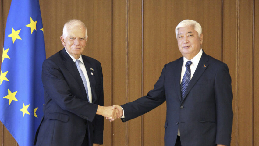 La UE firma su primer acuerdo de defensa con un país de Asia-Pacífico