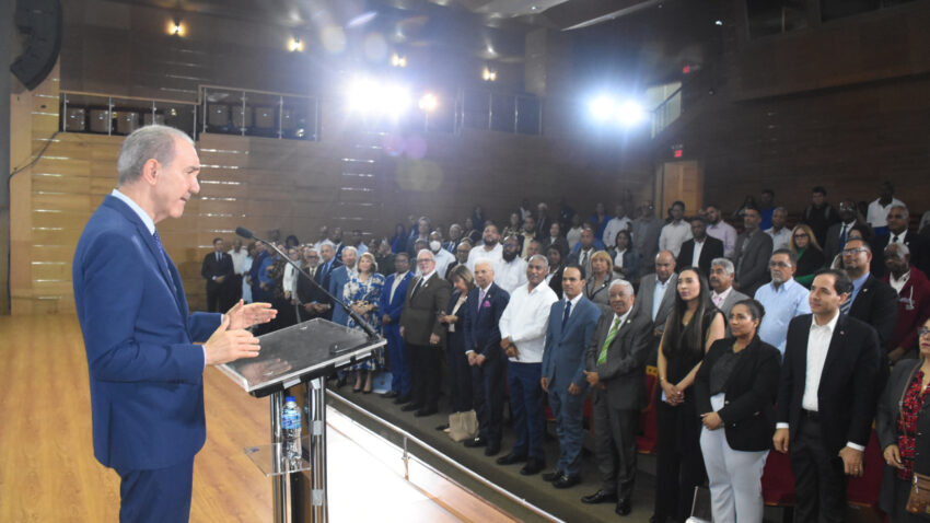 Ministro Franklin García Fermín asegura programas Fondocyt y el otorgamiento de becas impactan en el desarrollo de la ciencia y la investigación en la República Dominicana